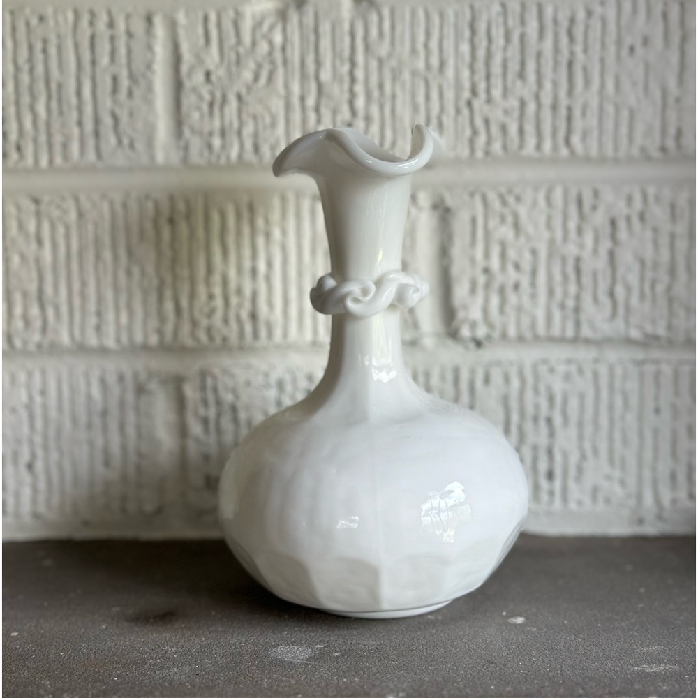Vintage white milkglass budvase vase  6” tall.  4” wide across bottom.  No chips - Picture 2 of 5